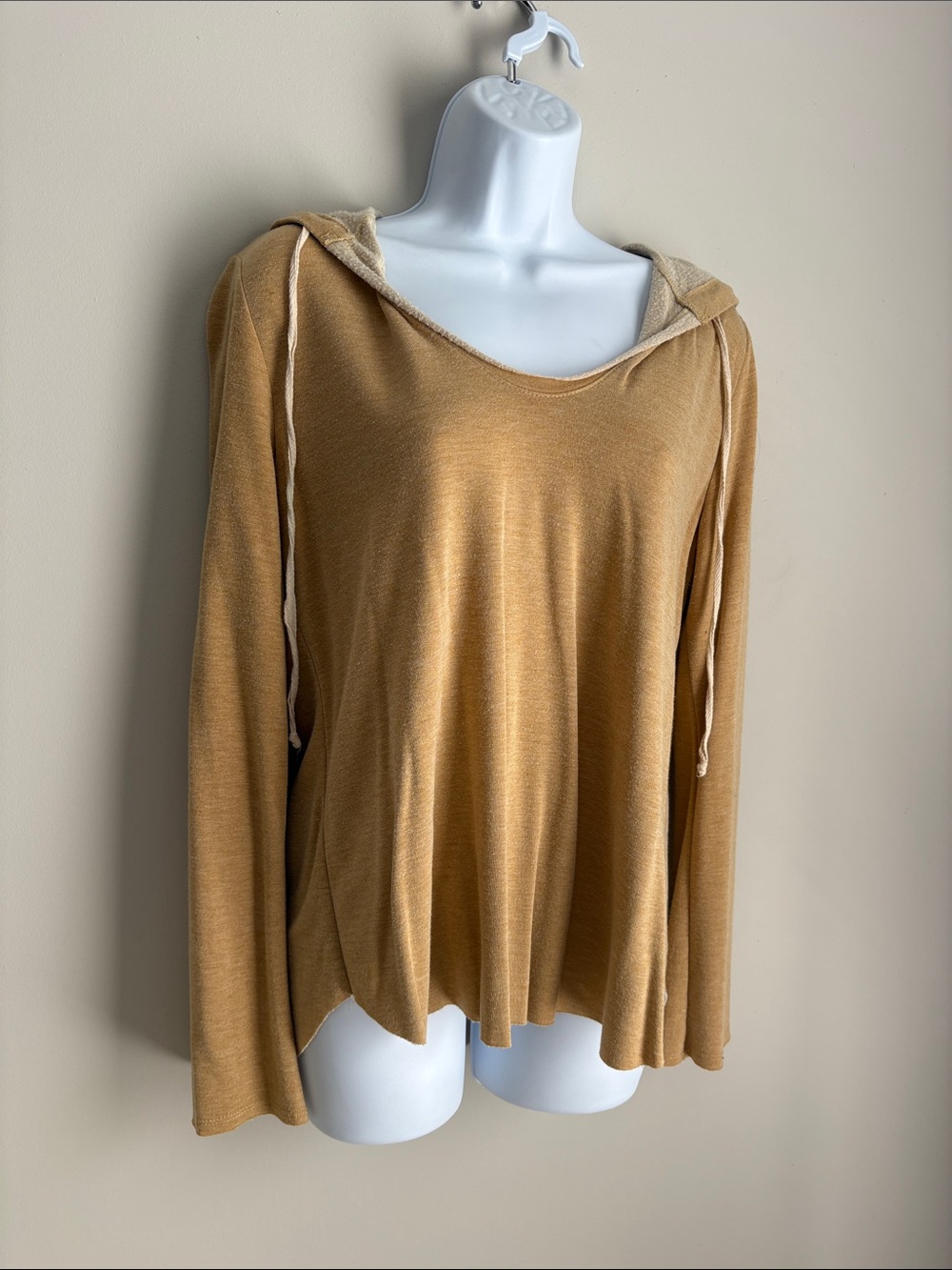 DREW Camel/Tan Lightweight Hooded Long Sleeve Pullover